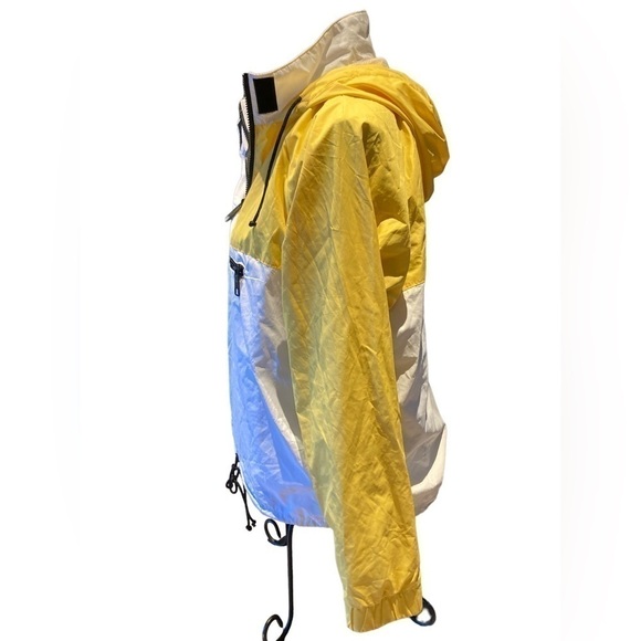 - Hollister - Women’s Half Zip Pullover Windbreaker - Picture 2 of 7